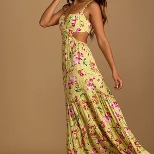 Lulu’s Floral Maxi Dress